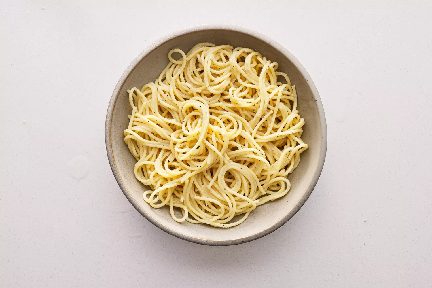 Cacio-e-Pepe served in a low bowl.