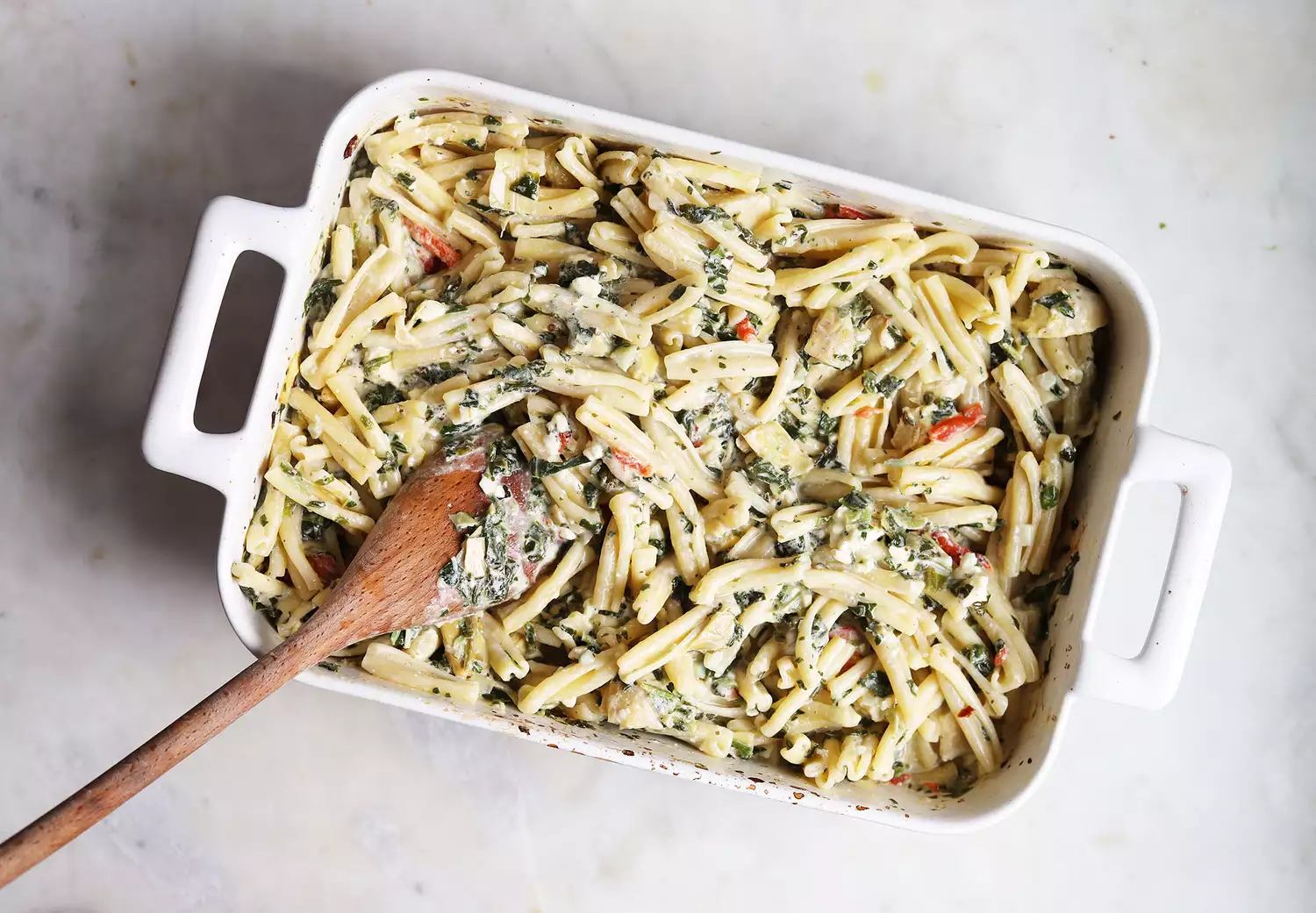 pâtes mélangées avec feta