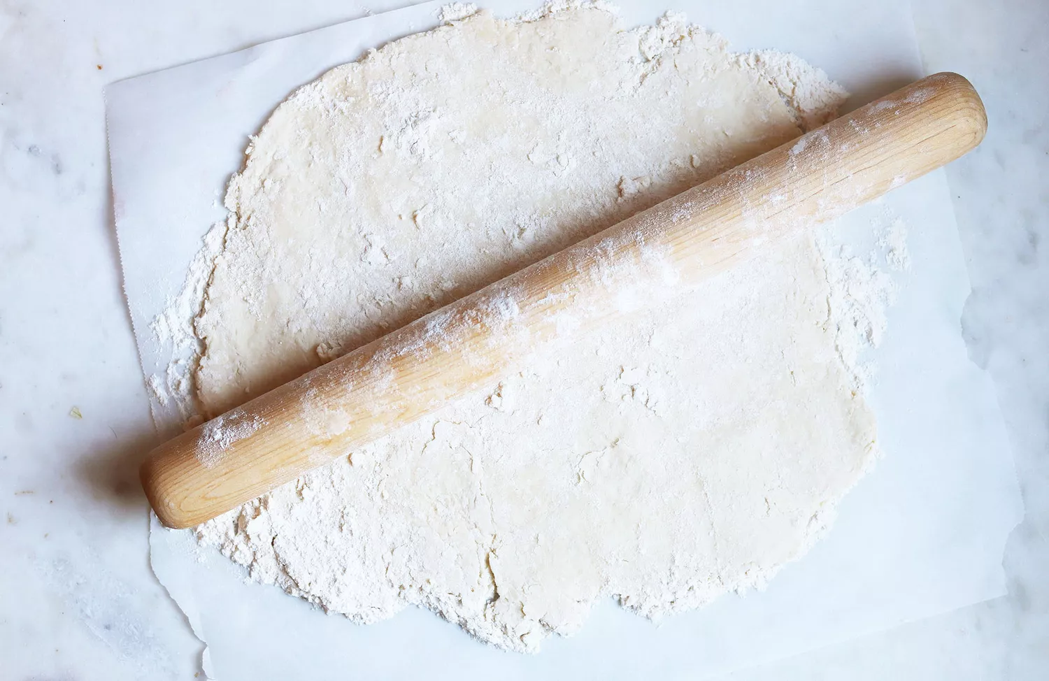pâte à boulettes étalée en une feuille plate