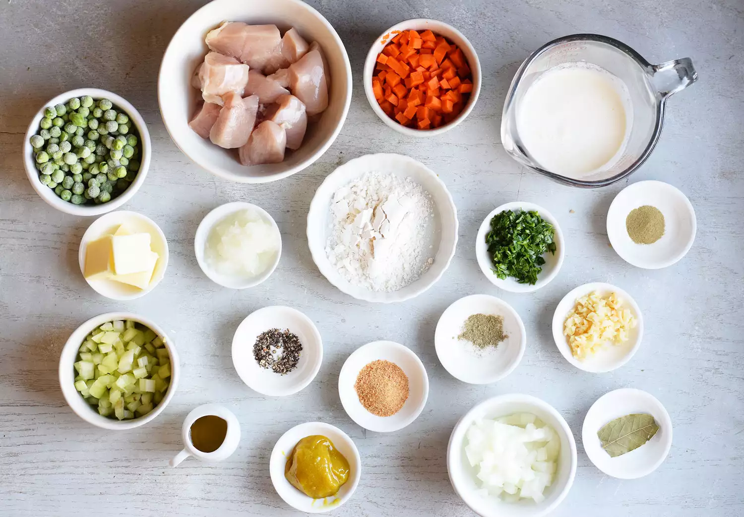 Ingrédients pour la soupe de poulet en pot