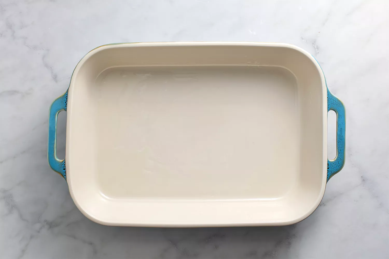 Plat à pâtisserie graissé