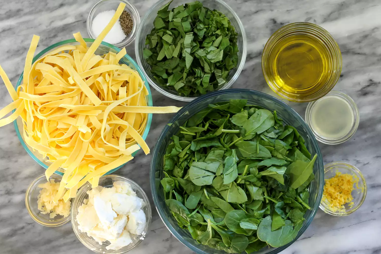 Ingrédients pour les pâtes au fromage de chèvre