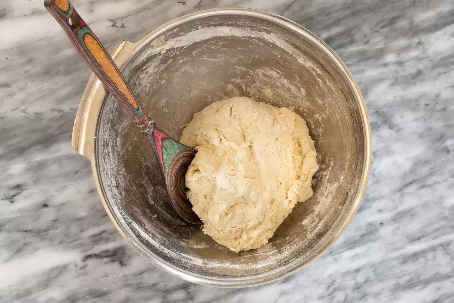 Mélange de la pâte à pain sans pétrissage