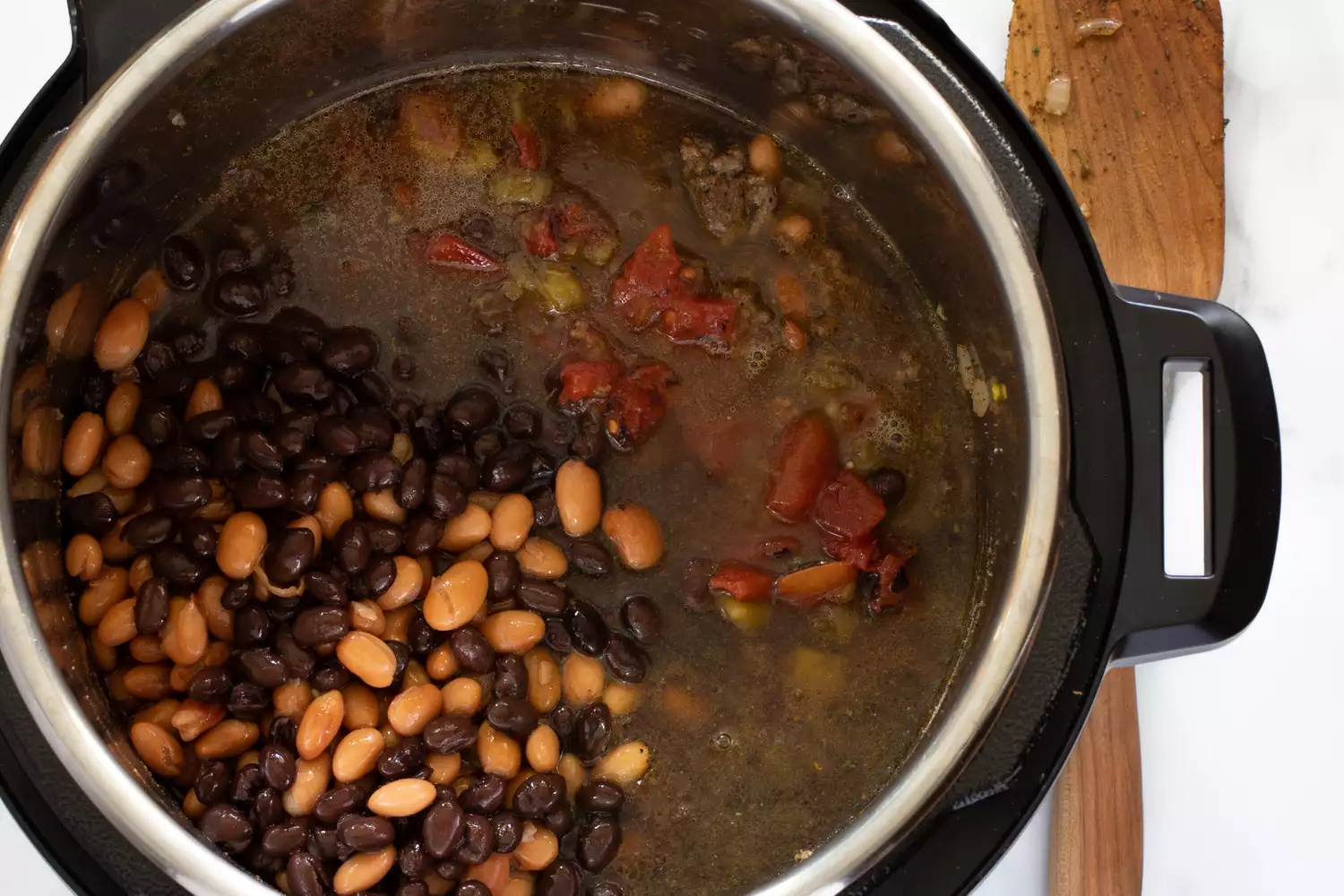 soupe taco à la mijoteuse avec haricots et tomates