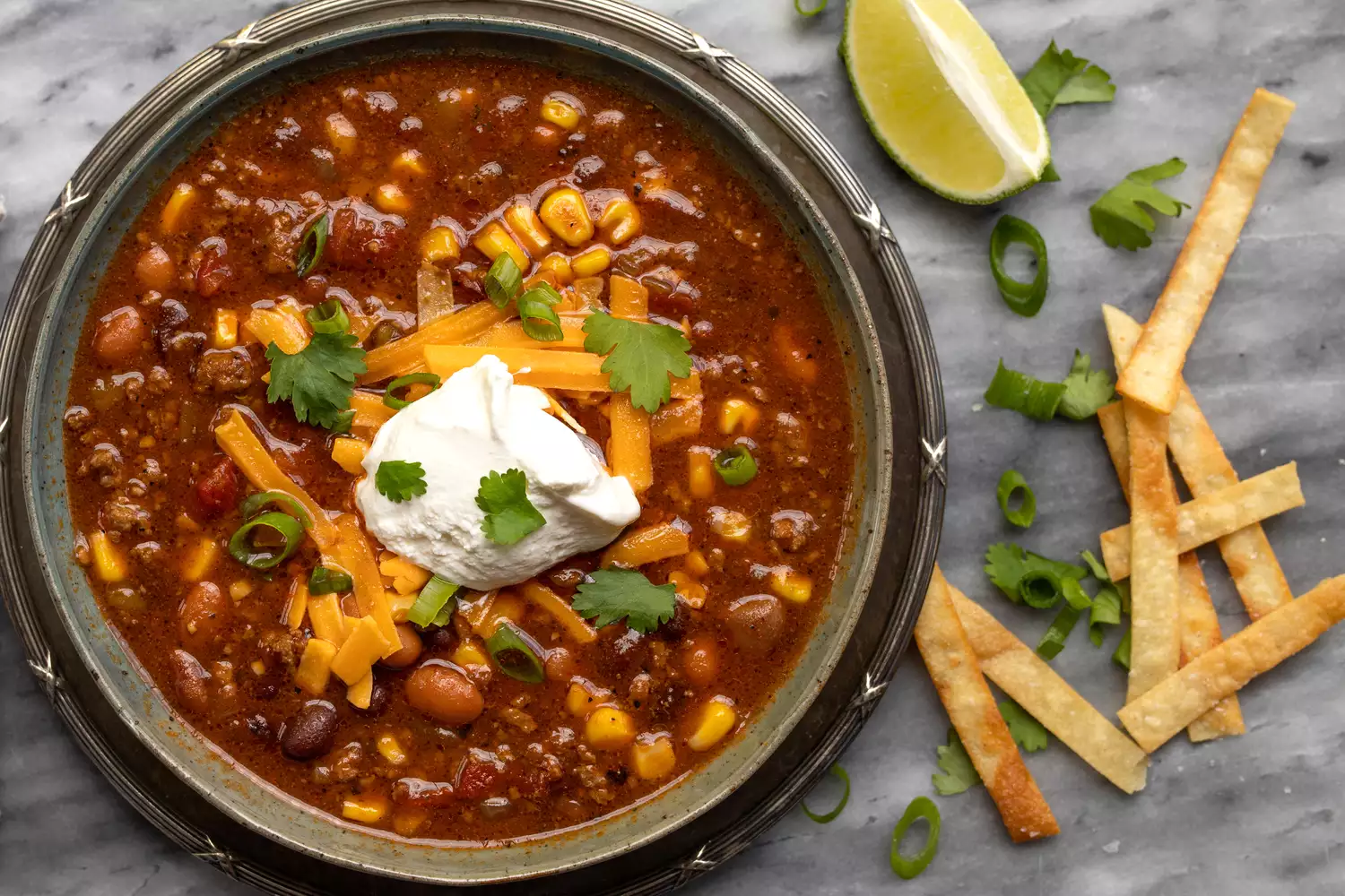 soupe taco dans un bol avec fromage râpé