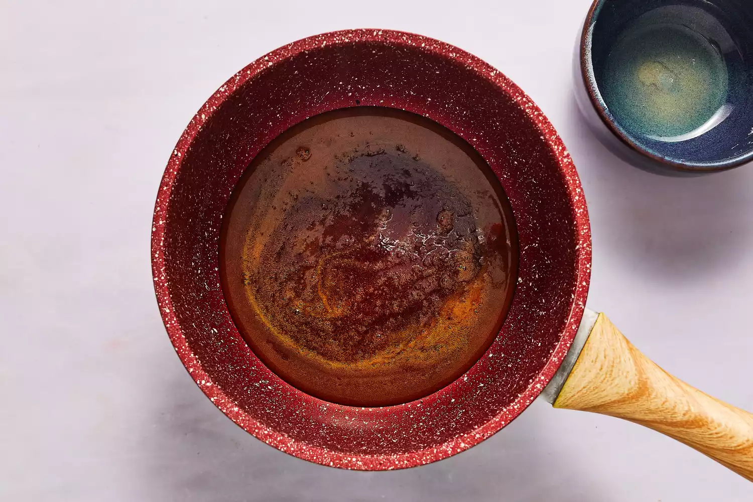 sucre caramélisé dans une casserole