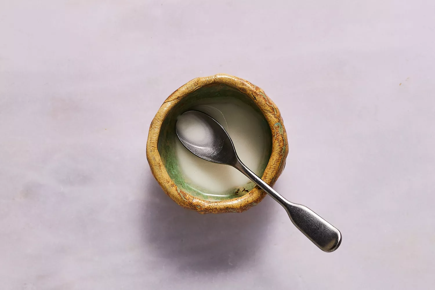 fécule de maïs et eau dans un bol